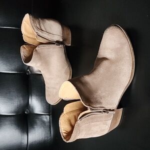Lucky Brand Double Zip Tan Suede Ankle Boots Women Size 7.5